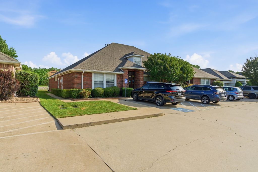 2209 Harwood Road